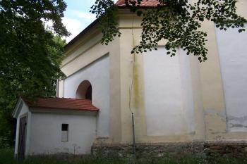 boční vchod do krypty (© Stanislav Drda 06/2006)