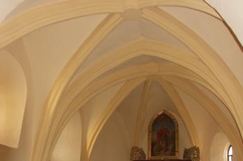 presbytář kostela ( © Milan Caha 09/2008)