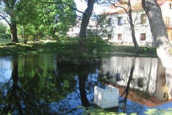 rybník v zámeckém parku (© Jaroslav Špiroch, 05/2018)