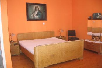 jeden ze zámeckých apartmánů (© Jaroslav Špiroch, 05/2018)