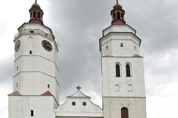 Hlavní průčelí ( © Luděk Pitter 08/2006)