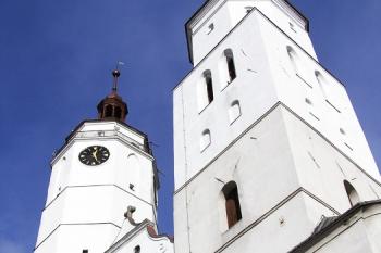 Detail dvouvěží kostela (© Jan P. Štěpánek, 11/2006)