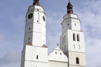 Průčelí kostela sv. Martina (© Jan P. Štěpánek, 11/2006)