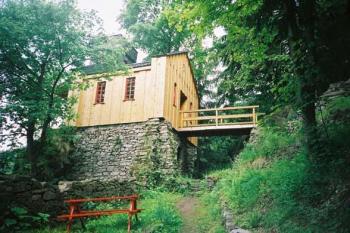 Aichelburg - nedlouho po rekonstrukci (© Pavel Jarý,  14.5.2005)