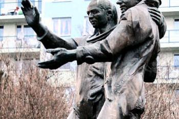 pohled na sousoší od jihu ( © Pavel Zany Komárek 20.1. 2007)