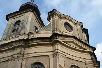 průčelí kostela ( © Milan Caha 08/2009)