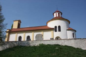 Kostel od jihu ( © Ivan Grisa 04/2011)