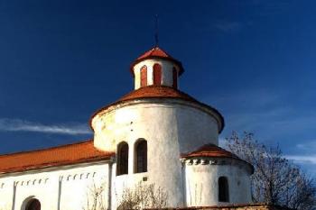 Kostel sv. Petra a Pavla Želkovice. ( © Radovan Smokoň 03/2007)