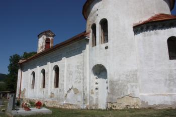 Jižní stěna lodi ( © Ivan Grisa 08/2009)