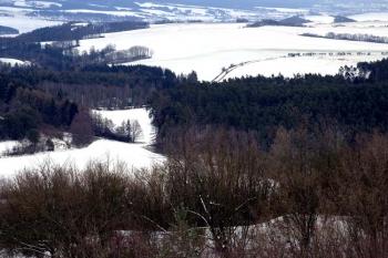 Výhled východně směrem k řece Svitavě (© Michal Kupsa, 12/2005)