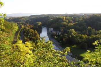Pohled z vyhlídky na hradě Svrčov na areál teplických lázní ( © Jan P. Štěpánek 10/2007)
