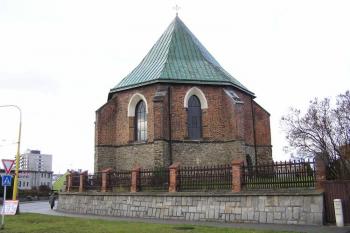 kaple sv. Kříže od severovýchodu ( © Jan P. Štěpánek 11/2006)