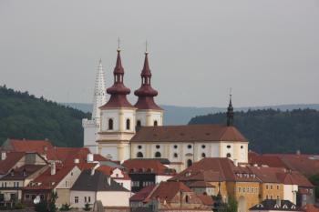 Kostel ze železničního mostu přes Ohři ( © Ivan Grisa 05/2011)