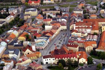 Náměstí 1. máje Chomutov - letecký snímek ( © Radovan Smokoň 06/2006)