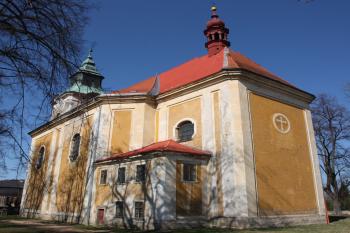 Kostel od jihozápadu ( © Ivan Grisa 04/2010)
