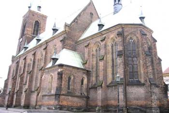 Kostel Nanebevzetí Panny Marie a sv. Václava ( © Pavel Vítek 12/2006)