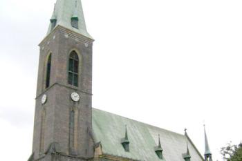 Kostel Nanebevzetí Panny Marie a sv. Václava ( © Pavel Vítek 12/2006)