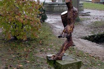 Nohy Velkého Mistra (© Michal Kupsa, 12/2004)