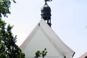 Kostel sv. Petra a Pavla ve Chvatěrubech ( © Pavel Vítek 05/2007)