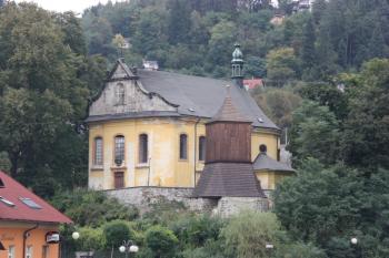 Kostel a zvonice z mostu přes Jizeru ( © Ivan Grisa 09/2010)