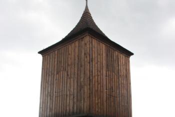 Zvonice z bývalého hřbitova ( © Ivan Grisa 09/2010)
