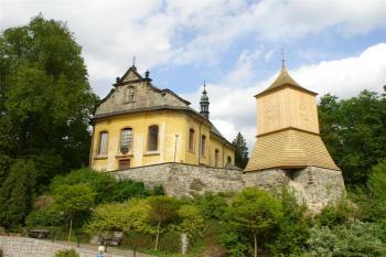kostel s novou zvonicí ( © Jiří Čížek 05/2009)