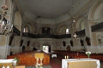 kostelní loď s kúrem ( © Jan P. Štěpánek 07/2014)