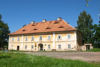 barokní fara u kostela ( © Milan Caha 08/2009)