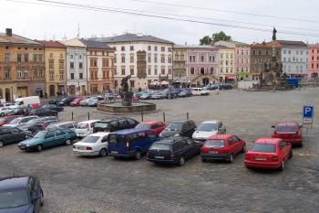 Hauenschildův palác – dominantní stavba Dolního náměstí – uprostřed (© Ivo Rozehnal, 10/2011)