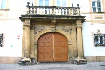 Arcibiskupský palác v Olomouci ( © Pavel Vítek 12/2006)