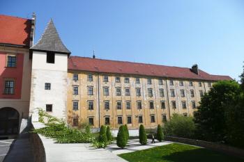 komplex budov jezuitské koleje z terasy jezuitského konviktu ( © Jan P. Štěpánek 05/2009)