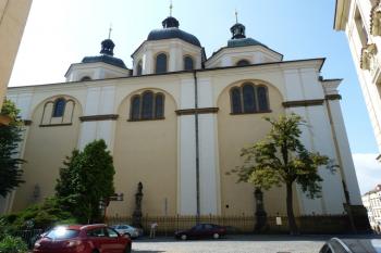 kostelem sv. Michala (© František Kinař, 08/2014)