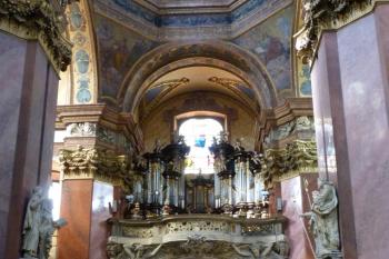 kostelem sv. Michala (© František Kinař, 08/2014)