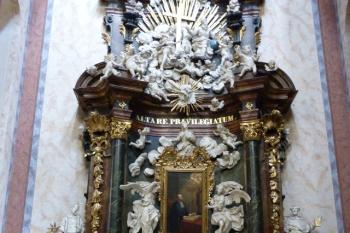 kostelem sv. Michala (© František Kinař, 08/2014)