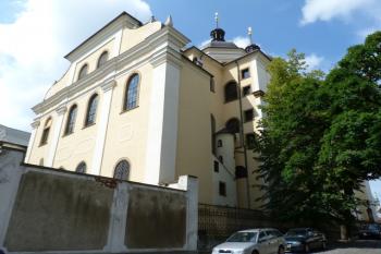 kostelem sv. Michala (© František Kinař, 08/2014)