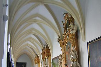 Křížová chodba dominikánského kláštera ( © Pavel Vítek 12/2006)
