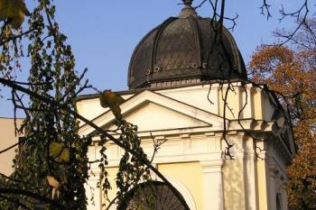 Historizující hřbitovní kaple (© Jan P. Štěpánek, 10/2006)