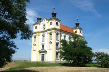 kaple od jihovýchodu ( © Milan Caha 10/2010)