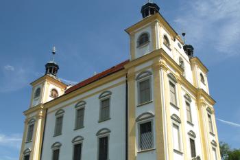 kaple od západu ( © Milan Caha 10/2010)