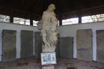 Lapidarium s originálem sochy sv. Anny z Karmelu ( © Ivan Grisa 10/2009)