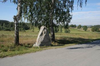Žižkův kámen v krajině (© Roman Zajíc, 09/2006)
