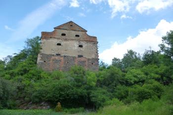 pozůstatky hradu Třebel (© Vlastislav Mareček, 06/2016)
