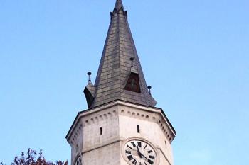 Horní partie kostelní věže (© Jan P. Štěpánek, 11/2006)