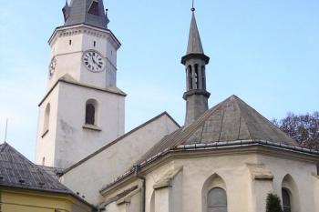 Zadní partie kostela (© Jan P. Štěpánek, 11/2006)