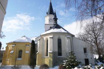celkový pohled na kostel od východu ( © Jan P. Štěpánek 02/2009)