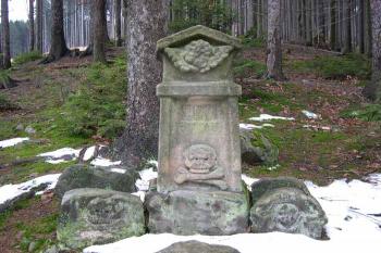 Památníček Andělíček u Valašských Klobouk 1. (© George Párátko, 01/2007)