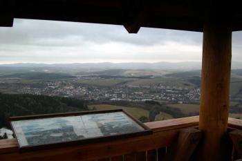 Rozhledna u Cyrila Bureše na Královci (© George Párátko, 01/2007)