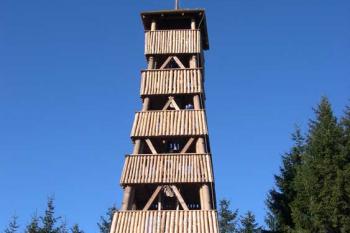 Rozhledna na Královci (© George Párátko, 02/2007)