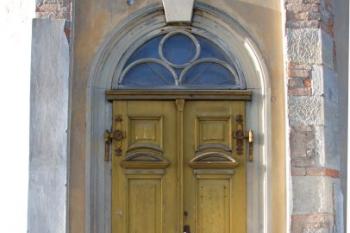 Vedlejší vchod ( © Aleš Marek 01/2007)
