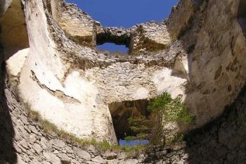 Interiér velké bašty horního hradu ( © Jan P. Štěpánek 09/2007)